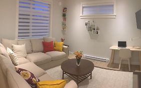 Mollys Cottage-The Suite On Vancouver Island Near Yyj Airport And The Wa And Bc Ferries