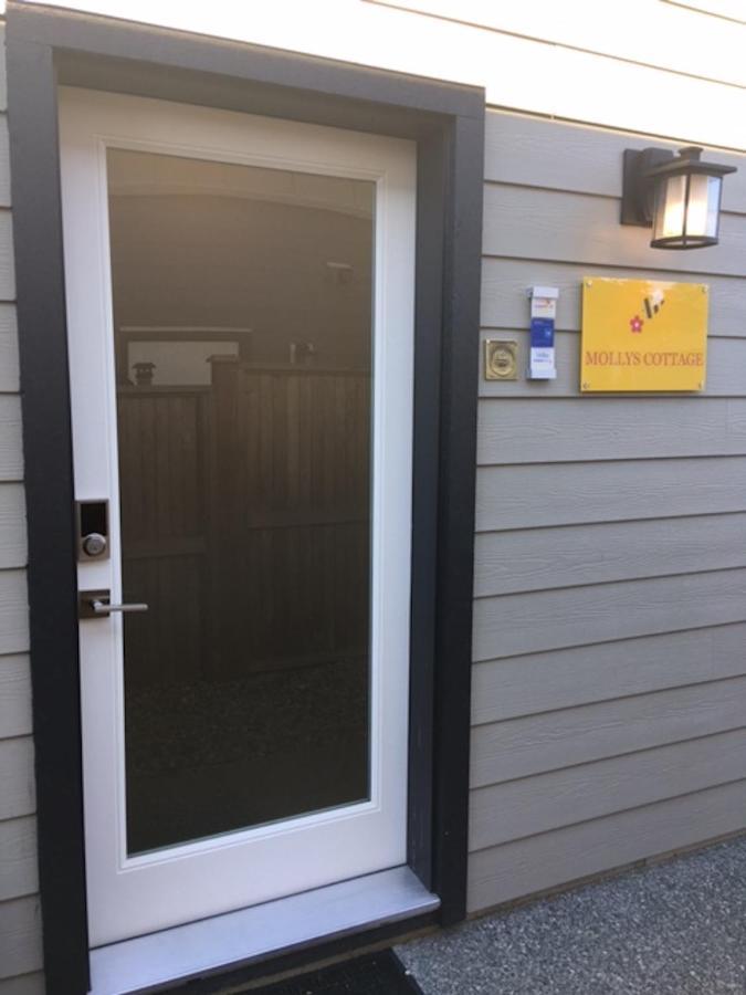 Mollys Cottage-The Suite On Vancouver Island Near Yyj Airport And The Wa And Bc Ferries North Saanich Exterior photo
